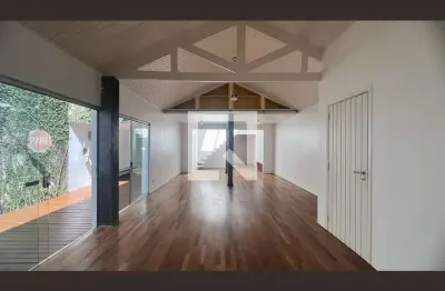 Casa com 2 quartos à venda na Rua Jurandá, 259, Vila Madalena, São Paulo