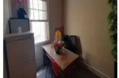 Vila romana, casa residencial de 200m² com 4 dormitorios, 2 banheiros e 3 vagas de garagem.