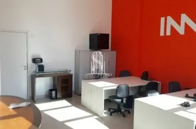 Edifício com 1 sala comercial com 67m²  e com 2 vagas de garagem coberta  localizdo em santo amaro.