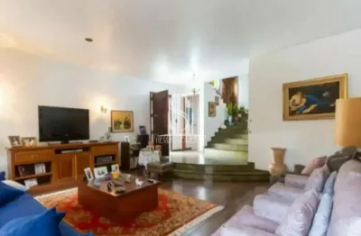 Casa sobrado à venda no jardim leonor de 400m² com 4 dormitórios sendo 2 suítes e 3 vagas de garagem