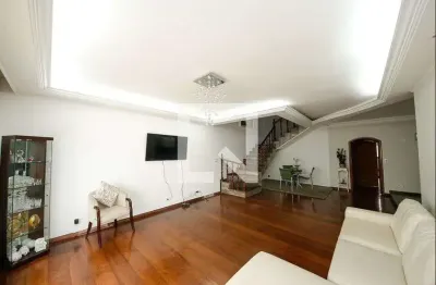 Casa com 5 quartos à venda na Rua Pedro Nolasco da Cunha, 156, Jardim Avelino, São Paulo