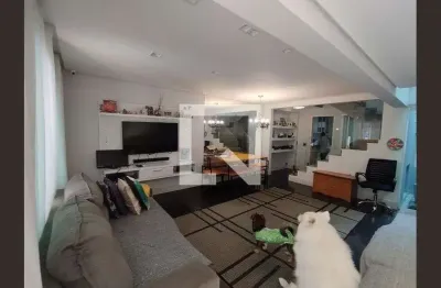 Casa em condomínio fechado com 3 quartos à venda na Rua Angaturama, 1074, Vila das Mercês, São Paulo