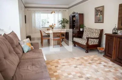 Casa com 3 quartos à venda na Rua Francisco Raposo, 46, Vila Mazzei, São Paulo