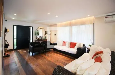 Casa com 3 quartos à venda na Rua Canário, 91, Vila Nova Conceição, São Paulo