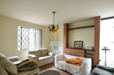 Vila mariana - casa sobrado de 300m², possui 4 dormitórios (1 suíte), e 3 vagas.