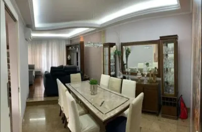 300m2 - 4 Dormitórios 2 suítes 5 Vagas - Bosque da Saúde, boa localização