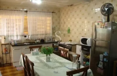 Casa térrea de 236m² com 2 dormr/1 suíte, edicula, quintal, 2 vagas na vila leopoldina - são paulo.