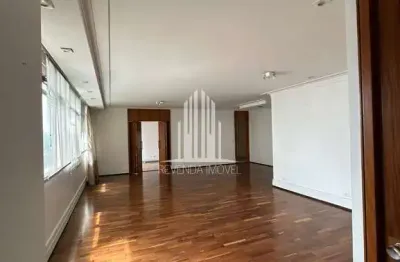 Luxuoso apartamento de 4 quartos com suíte na vila nova conceição, são paulo-sp: 202m², 2 vagas de garagem. venha conferir!