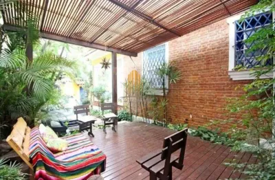 Casa assobradada em sumarezinho de 400m² com 3 quartos , 2 banheiros e 3 vagas á venda