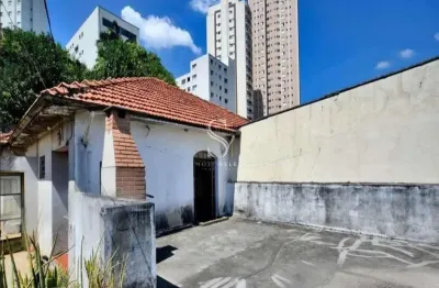 Lapa - casa terrea de 260m² com 2 quartos, 1 banheiro e 2 vagas.