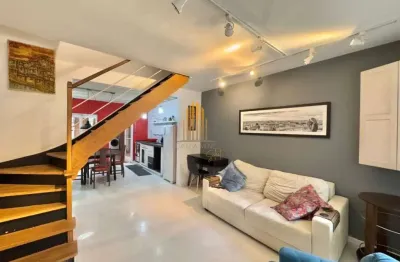 Pinheiros, casa de vila com 110m², 2 dormitórios e 1 vaga à venda.