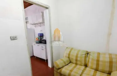 Sobrado de 180m², possui 1 dorm, 1 sala, 1 banheiro, e 1 vaga, à venda na região da vila leopoldina.