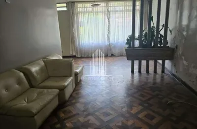 Oportunidade Imperdível: Casa à Venda em São Paulo-SP, Bosque da Saúde, 2 quartos, 2 banheiros, 3 vagas, 244m².