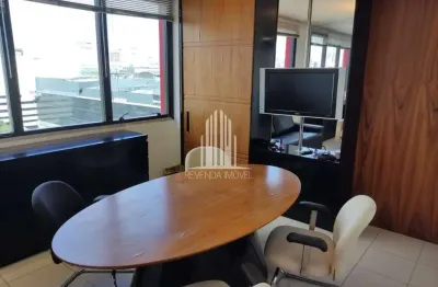 Conjunto Comercial de Alto Padrão em Pinheiros, São Paulo-SP: 4 Salas, 4 Vagas, 480m². Agende sua Visita!
