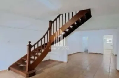 Casa à venda na Bela Vista, São Paulo-SP: 2 quartos, 2 banheiros, 1 vaga de garagem e 100 m² de área.