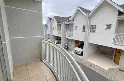 Sobrado muito bem localizado , amplo , arejado , proximo a escola e comercio diversos