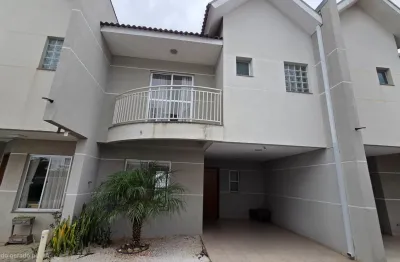 Sobrado muito bem localizado , amplo , arejado , proximo a escola e comercio diversos