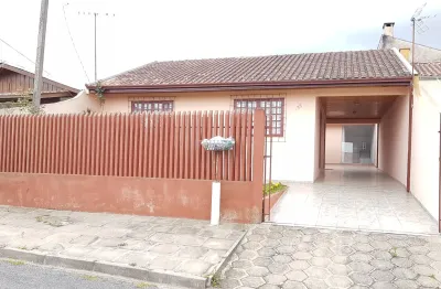 Residência alvenaria com 2 quartos , edícula e 2 vagas de garagem