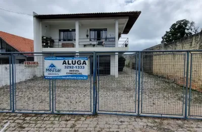 Ponto comercial com excelente espaço de terreno para estacionamento