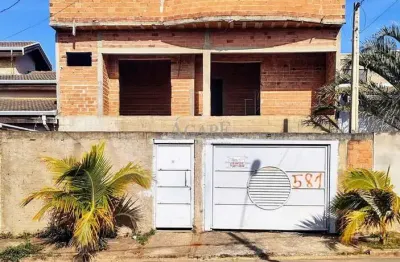 Sobrado à venda em artur nogueira, parque das flores, com 4 suítes, com 256 m²