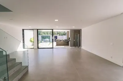 Casa com 4 suítes em condomínio de alto padrão na barra da tijuca