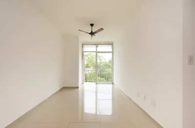 Apartamento na freguesia 2 quartos, 1 suíte. rua nobre com infraestrutura de lazer