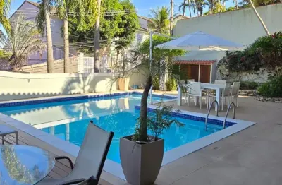 Linda casa com 4 quartos e 2 suítes condomínio fechado em jacarepaguá