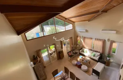 Casa com piscina, de 4 quartos, à venda no condomínio fazenda passaredo, na taquara em jacarepaguá