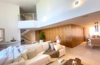 Apartamento duplex com 307m2 no condominio Bernini na Peninsula Barra da Tijuca