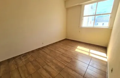 Apartamento aconchegante no Catete quarto e sala com 37m2, próximo ao Largo do Machado