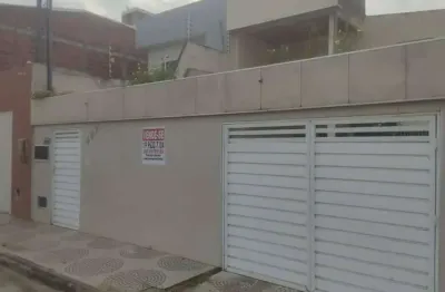 Casa com 2 pavimentos e piscina na barra dos coqueiros– espaço e conforto!