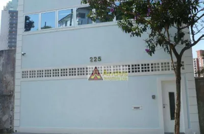 Excelente prédio comercial  com 600 m2. de área construída, frente para duas ruas.