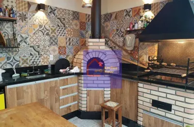 Espaçoso sobrado 3 suítes, cozinha estilo americano, espaço gourmet e 5 vagas 250 m2 próximo ao shopping