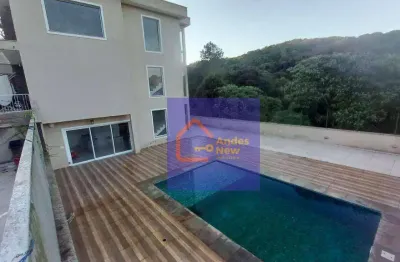 Sobrado com apenas 7 anos de construído com 4 dormitórios, varanda gourmet, 3 vagas e muito mais! alpes da cantareira