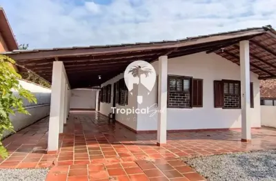 Casa à venda próximo ao mar, praia de leste, pontal do parana - pr