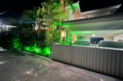 Casa duplex mobiliada em localização privilegiada, a 6 minutos da praia de buraquinho