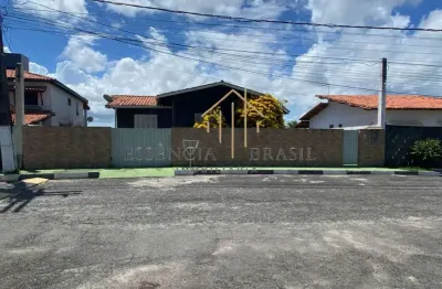 Ótima casa 4 quartos, em condomínio fechado próximo da estrada do côco