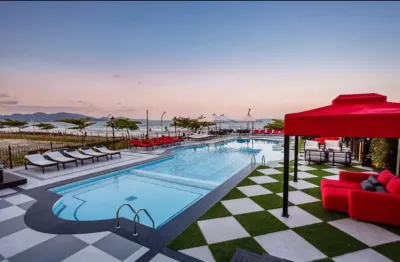 Frente mar viva o luxo de acordar com o som do mar todos os dias. apartamento finamente mobiliado, ao lado do píer, pronto para você. cta:  agende sua visita e descubra o privilégio!
