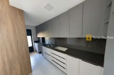 Apartamento semi-mobiliado com duas vagas de garagem e depósito – a menos de 7 min do centro!