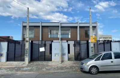 Geminado com 3 quartos, suíte e ótima localização no bairro floresta