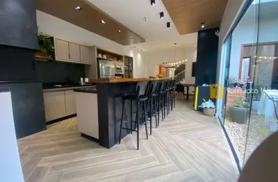 Casa com 3 quartos à venda na Rua Marquês de Maricá, 340, Vila Nova, Joinville