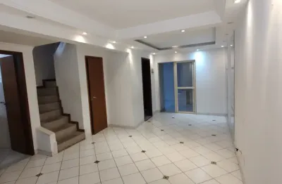 Sobrado em condomínio no cajuru, com 3 dormitórios à venda, 130m²