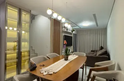 Sobrado triplex mobiliado em condomínio com 3 vagas de garagem à venda no bairro jardim das américas