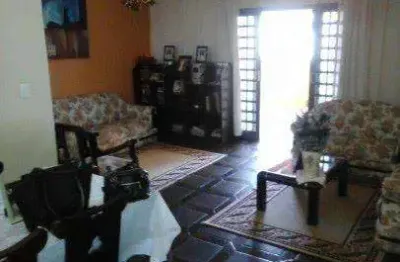 Casa para venda em presidente prudente, centro, 5 dormitórios, 1 suíte, 1 banheiro