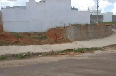 Terreno à venda no Jardim Itacaré, Presidente Prudente 