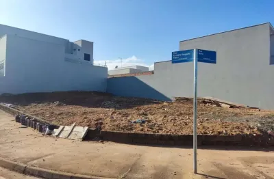 Terreno à venda no Jardim Itacaré, Presidente Prudente 