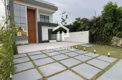 Região da ponta negra com 05 quartos (sendo 02 no térreo) | casa duplex | sistema de energia solar | living com pé direito duplo | área gourmet com piscina