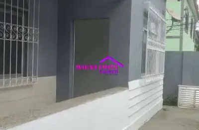 Casa com 2 quartos para alugar na Rua das Azaléas, 267, Vila Valqueire, Rio de Janeiro