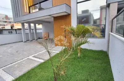 Casa / sobrado na esquina alto padrão no centrinho do ingleses-florianopolis r$1.690.000,00