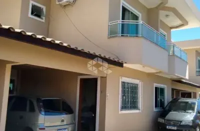 Casa duplex em são joão do rio vermelho, florianópolis